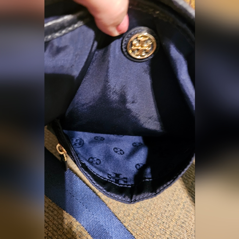 Tory Burch Navy Blue Nylon and leather Crossbody Preloved - Picture 10 of 16